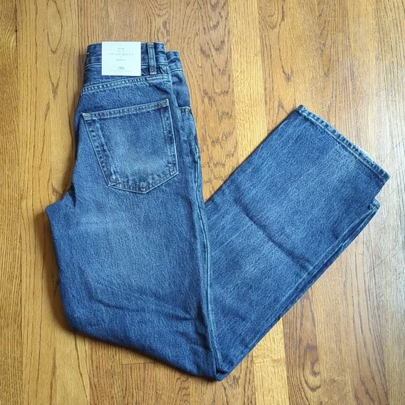 NWT Zara The Boy Boy Fit In Medium Blue Jeans Relaxed Fit Straight Leg Mid Waist